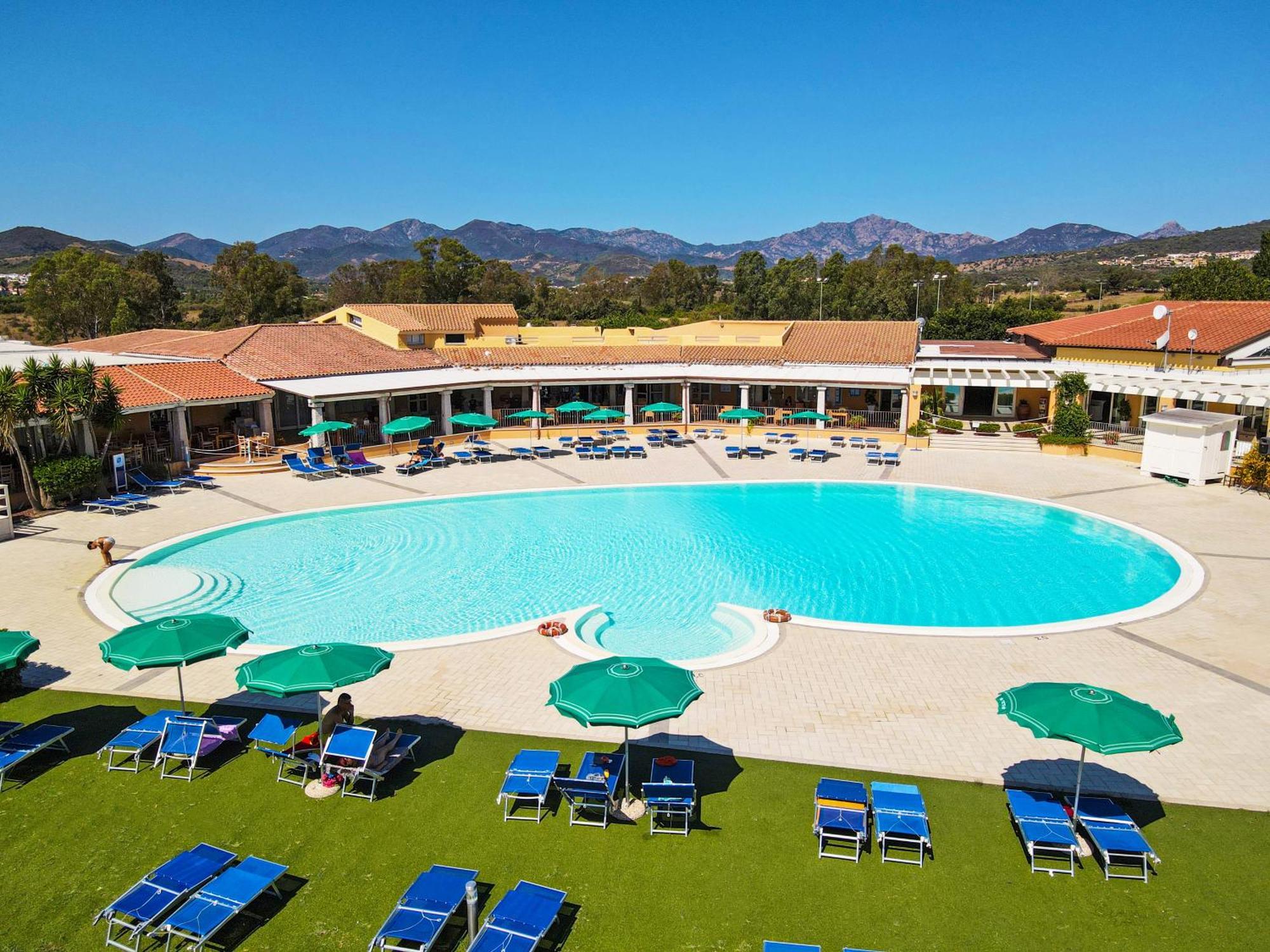 Futura Club Cala Fiorita Hotel Agrustos ภายนอก รูปภาพ
